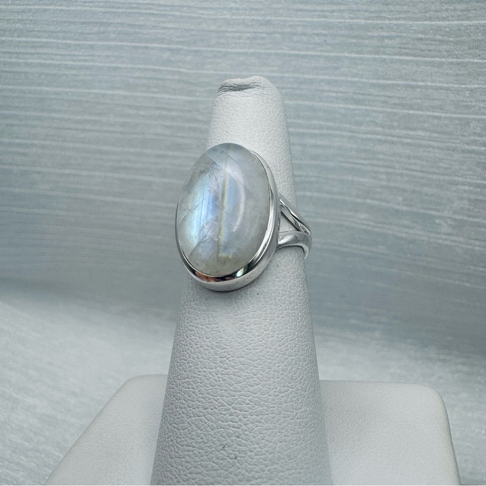 Rainbow Moonstone Sterling Silver Oval Ring - Picture 4 of 4